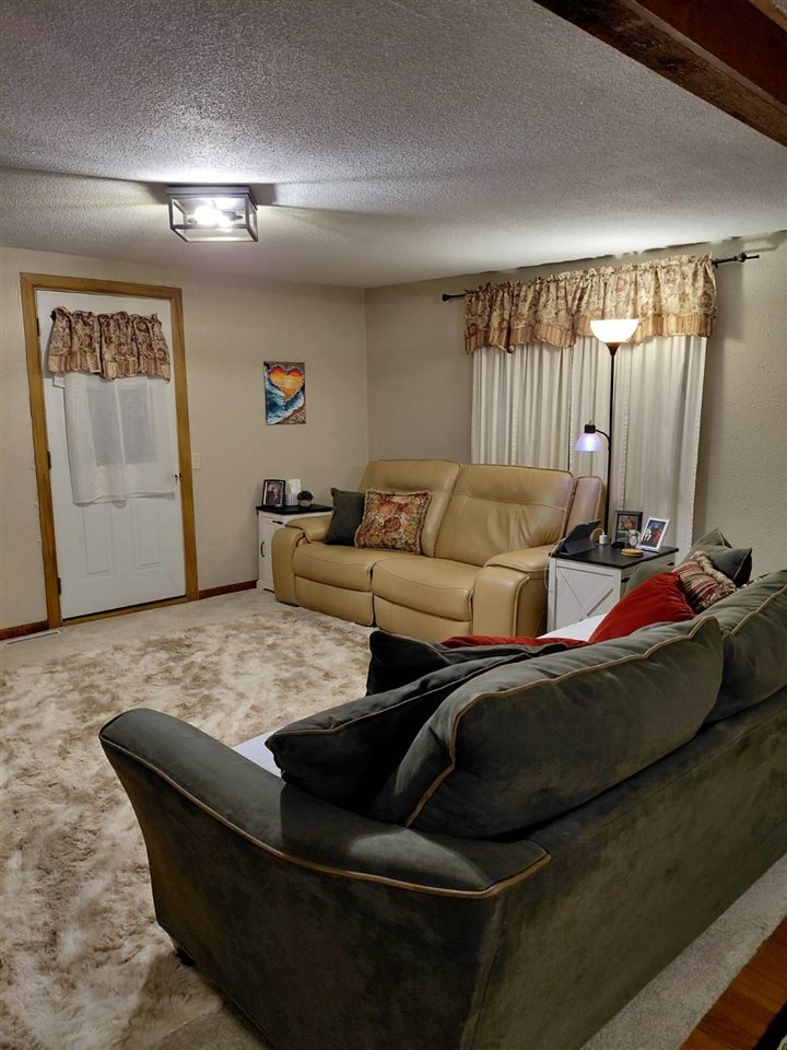 106 E 6th Street Other IA 50228