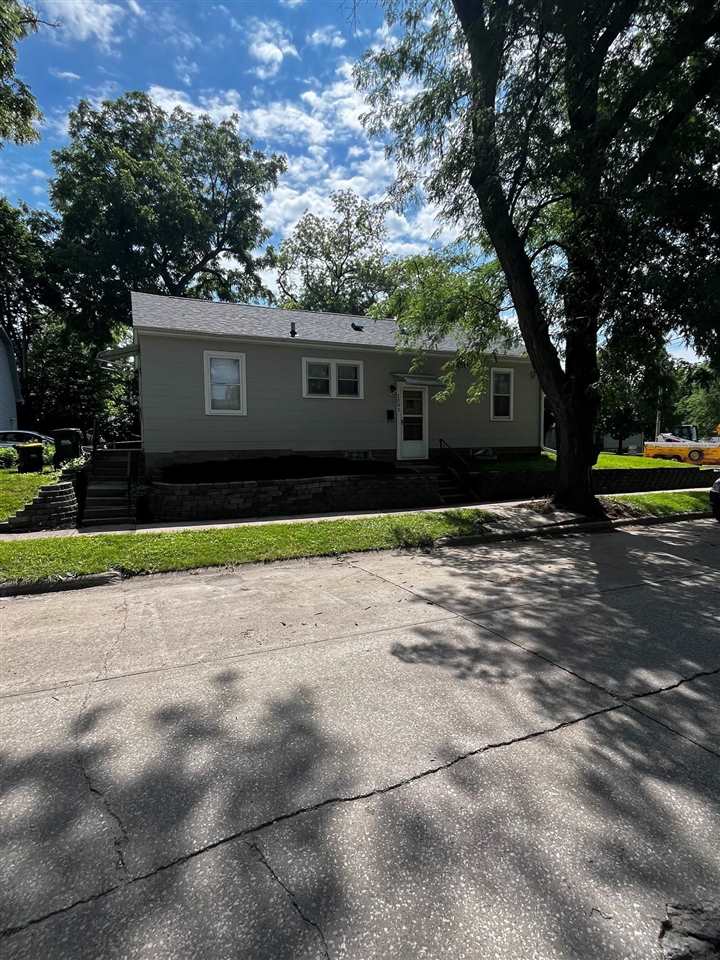 Iowa City IA, 1002 Rochester Avenue