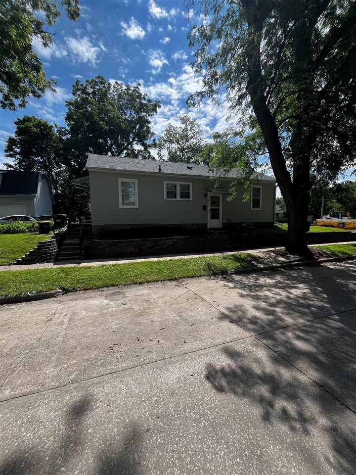 1002 Rochester Avenue Iowa City IA 52245