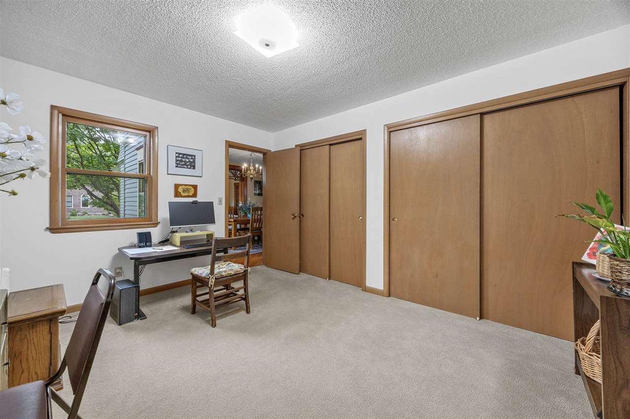 810 N Linn Street Iowa City IA 52245
