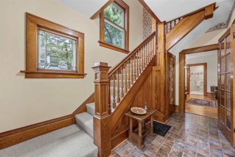 810 N Linn Street Iowa City IA 52245