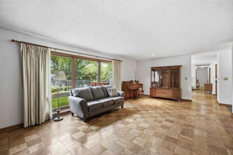 36 Arbury Iowa City IA 52246