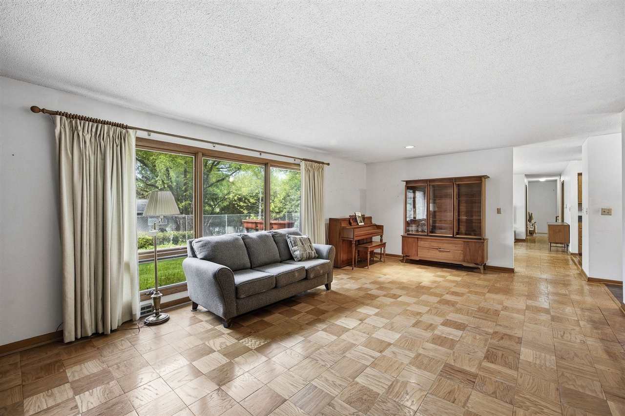36 Arbury Iowa City IA 52246