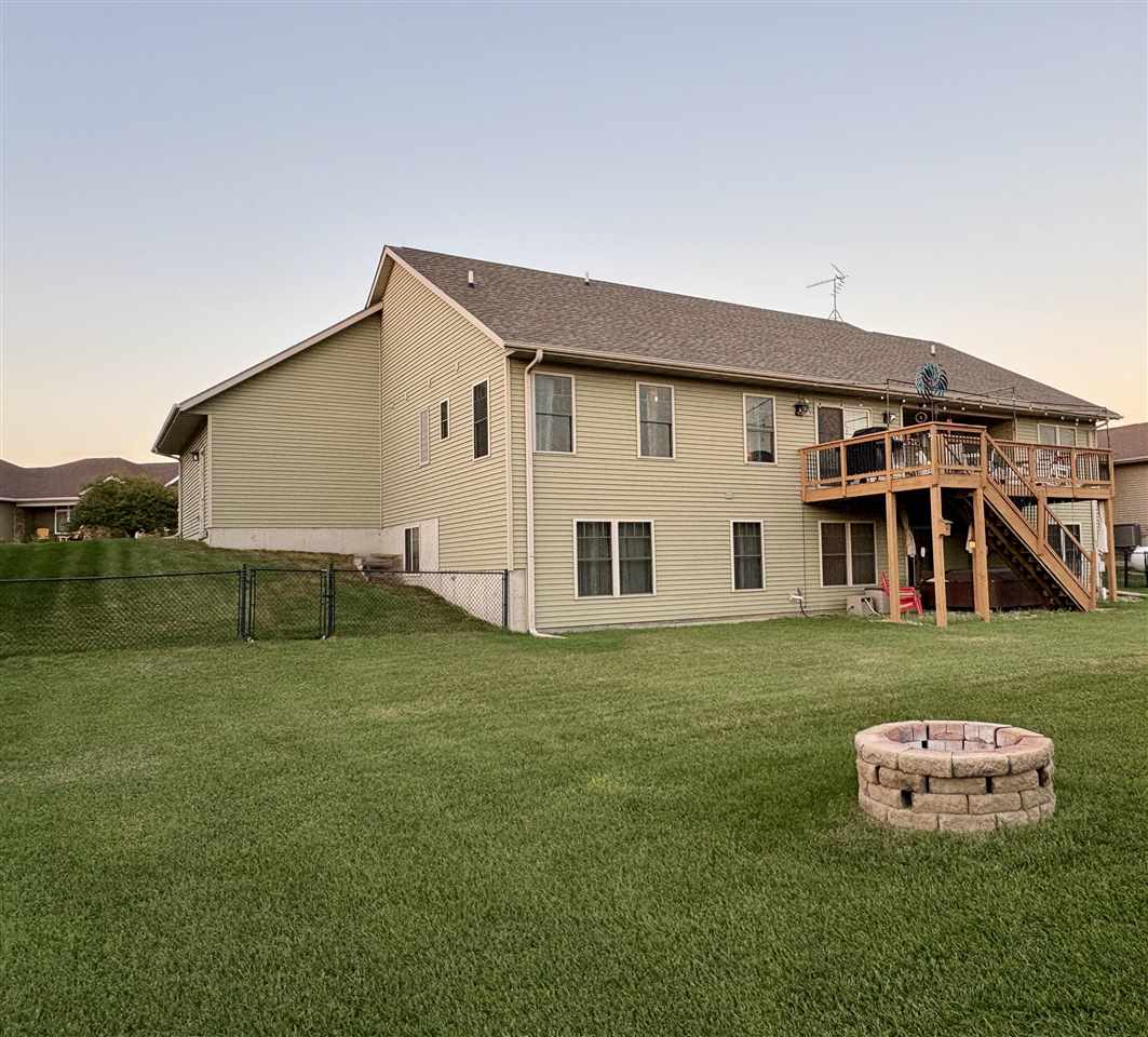 2913 Wyatt Drive NE North Liberty IA 52317