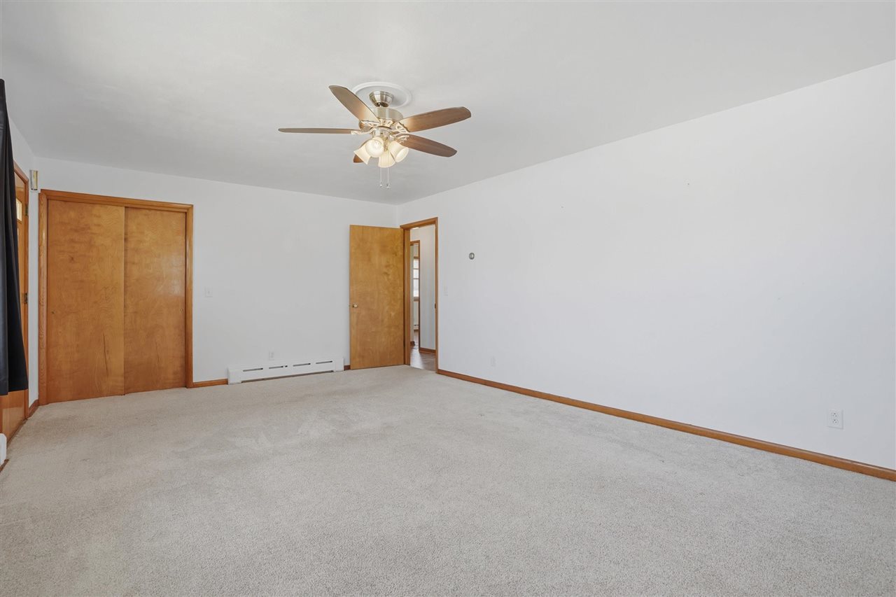 201 3rd Street Victor IA 52347