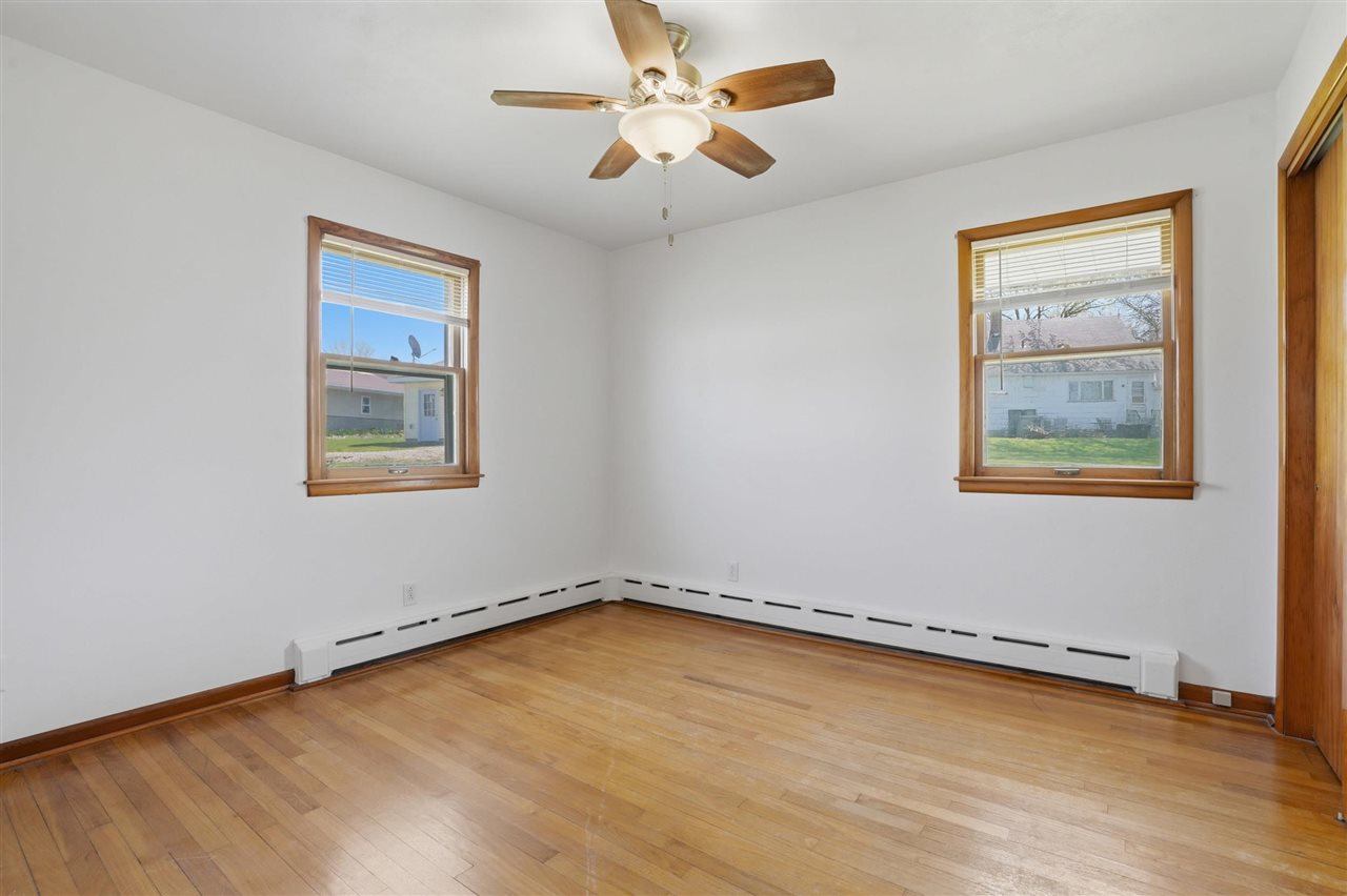 201 3rd Street Victor IA 52347