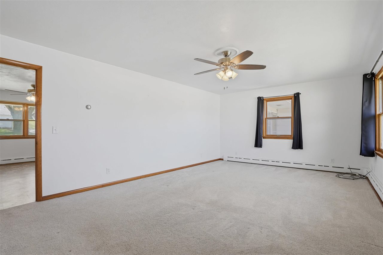201 3rd Street Victor IA 52347