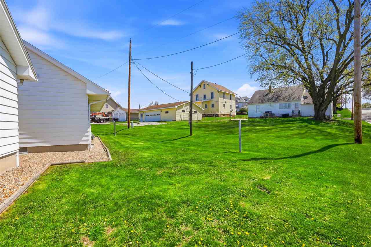 201 3rd Street Victor IA 52347