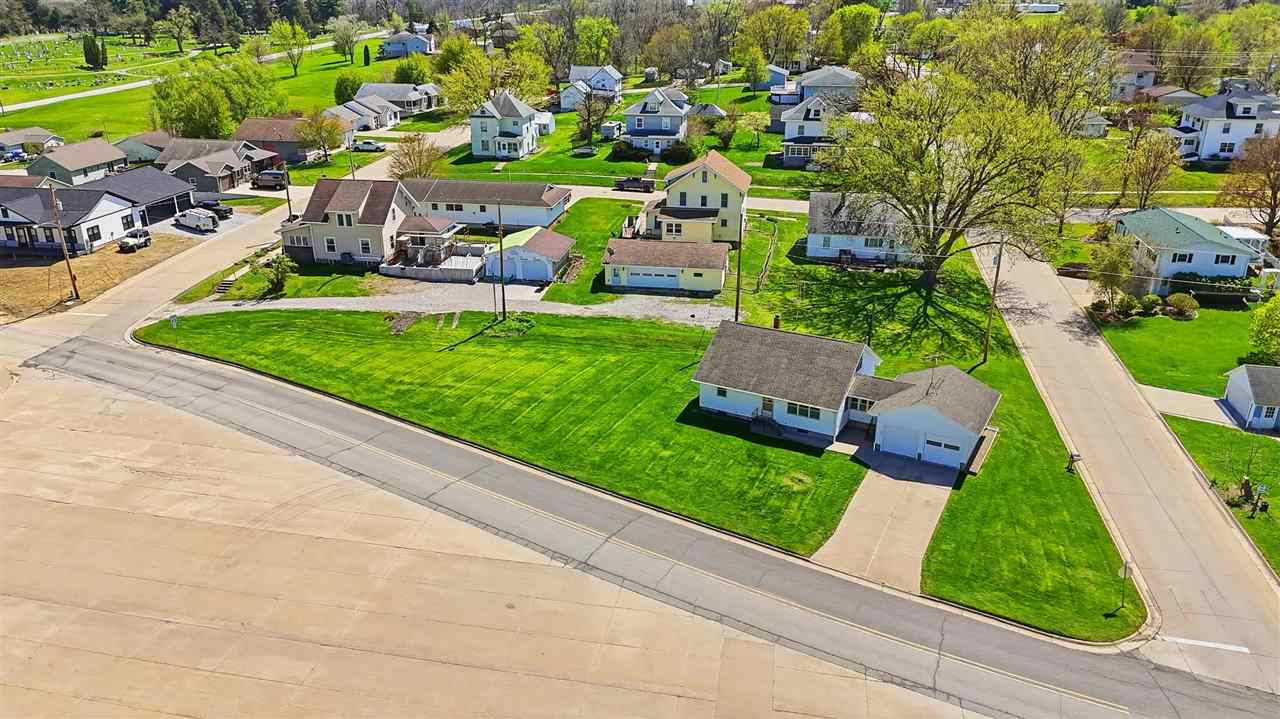 201 3rd Street Victor IA 52347