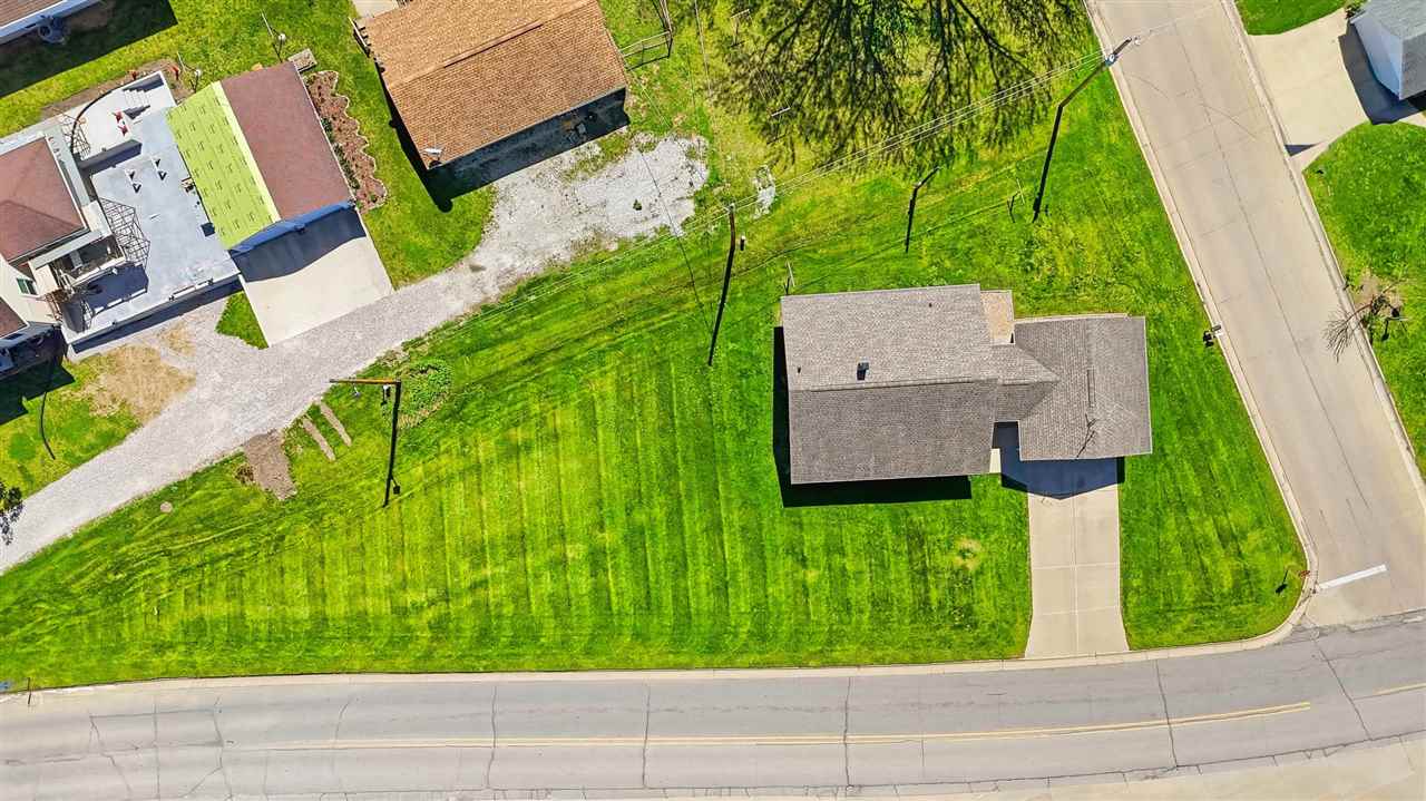 201 3rd Street Victor IA 52347