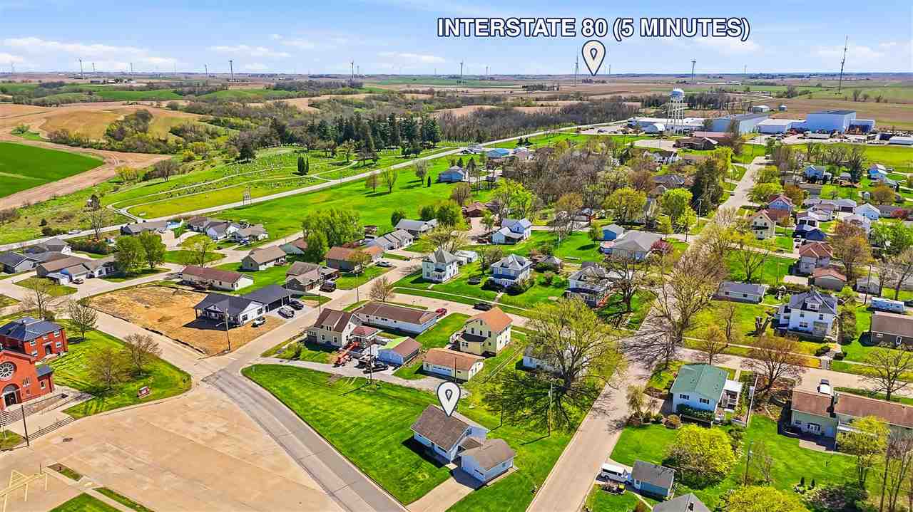 201 3rd Street Victor IA 52347