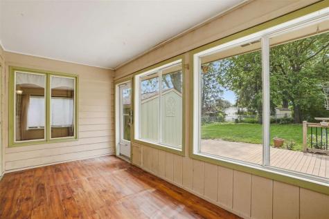 1817 Hollywood Boulevard Iowa City IA 52240