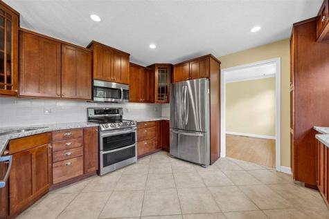 15 Riverview Drive NE Iowa City IA 52240