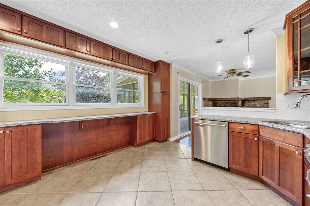 15 Riverview Drive NE Iowa City IA 52240