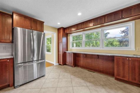 15 Riverview Drive NE Iowa City IA 52240