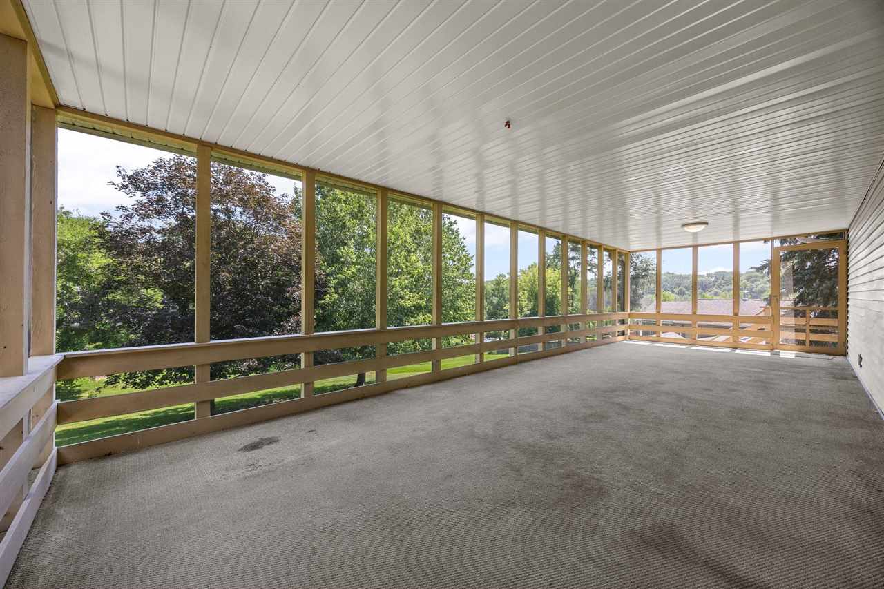 15 Riverview Drive NE Iowa City IA 52240