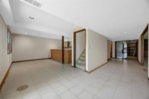 15 Riverview Drive NE Iowa City IA 52240