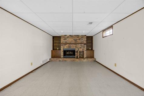 15 Riverview Drive NE Iowa City IA 52240