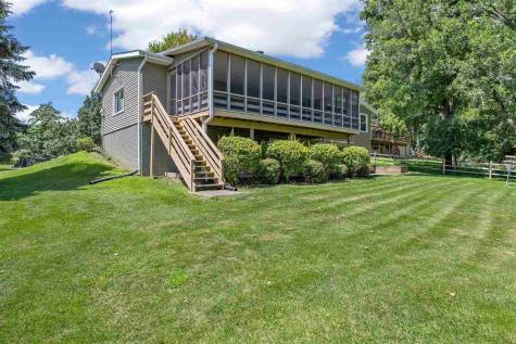 15 Riverview Drive NE Iowa City IA 52240