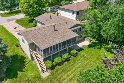 15 Riverview Drive NE Iowa City IA 52240