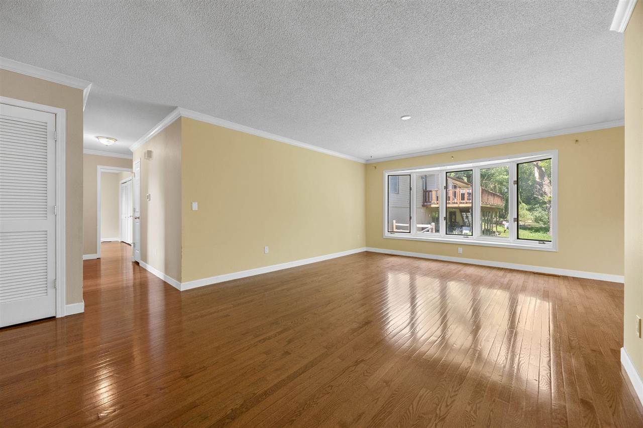 15 Riverview Drive NE Iowa City IA 52240