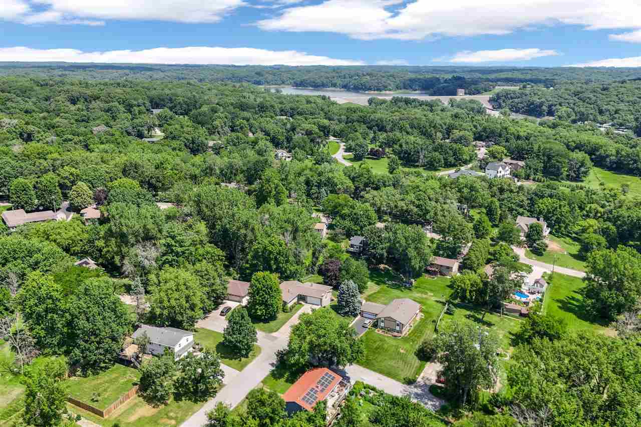 15 Riverview Drive NE Iowa City IA 52240
