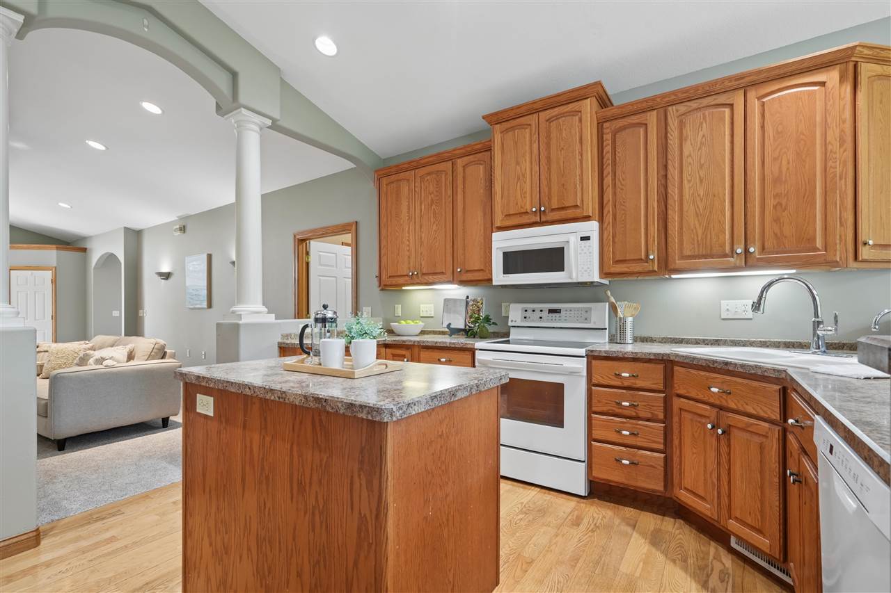 1253 Hillview Court NE Swisher IA 52338