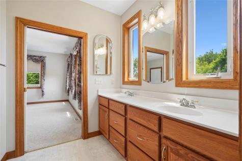 1253 Hillview Court NE Swisher IA 52338