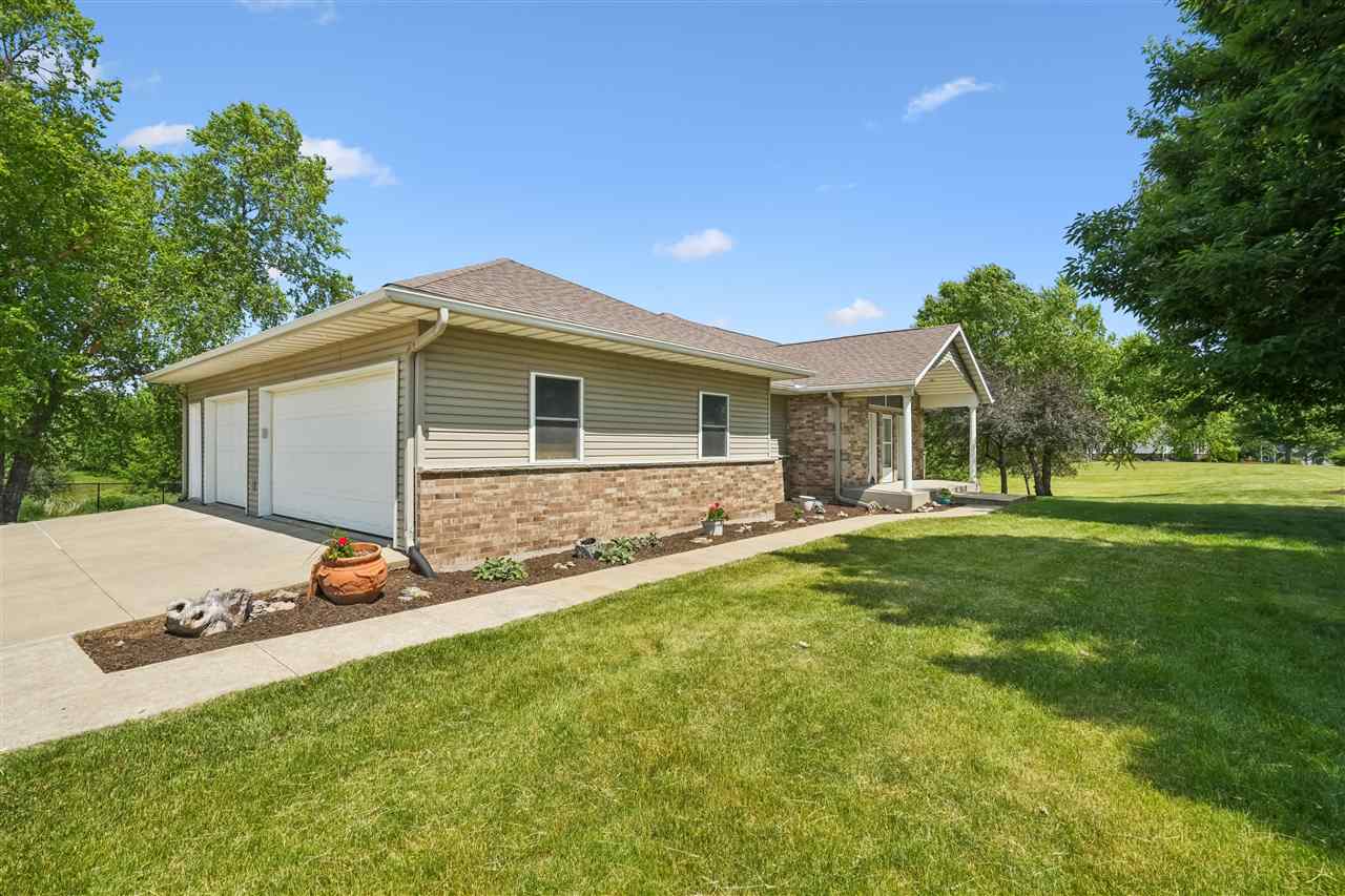 1253 Hillview Court NE Swisher IA 52338
