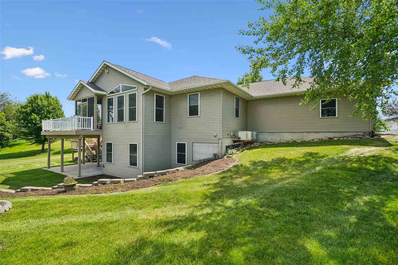 1253 Hillview Court NE Swisher IA 52338