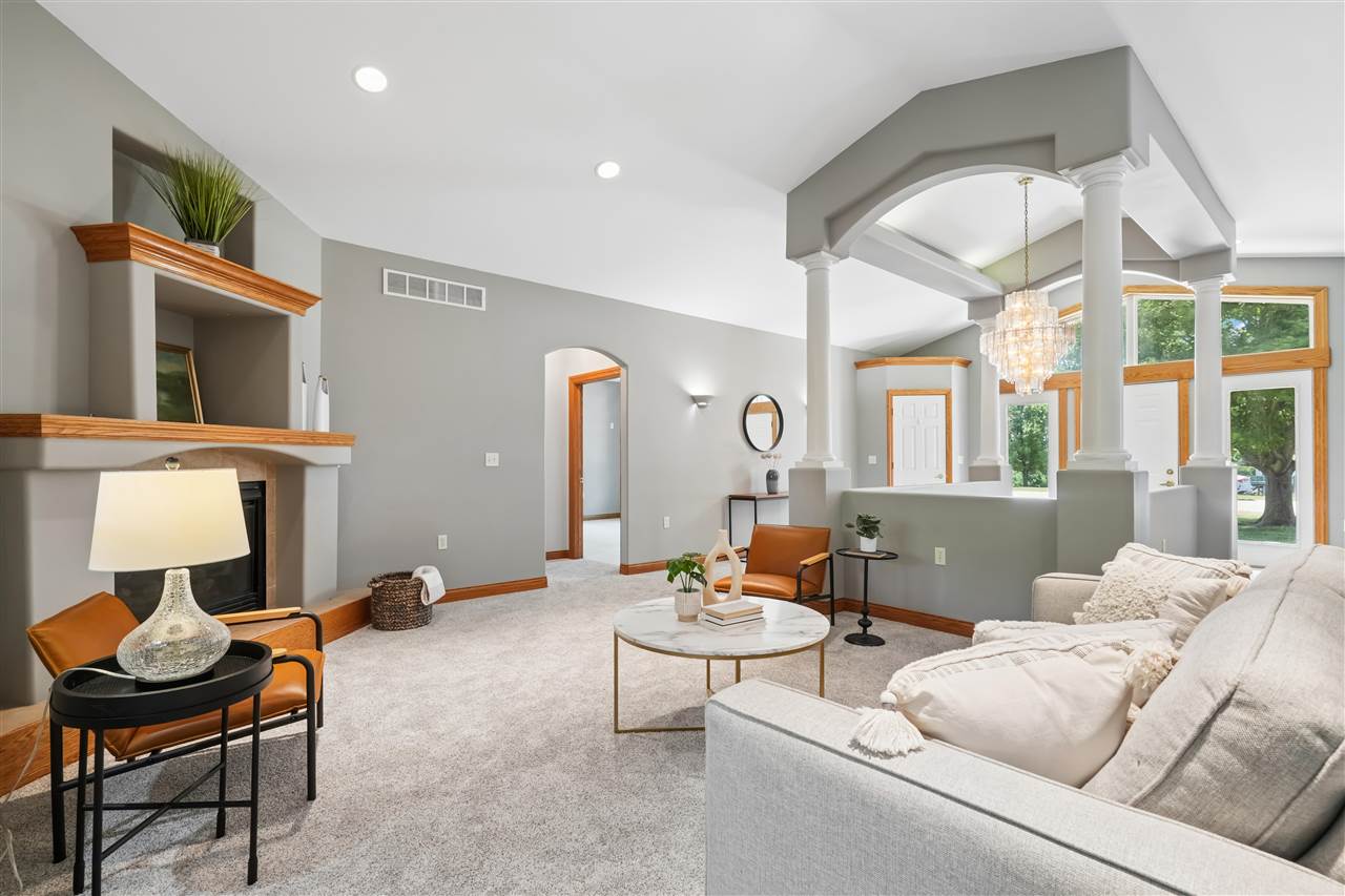 1253 Hillview Court NE Swisher IA 52338