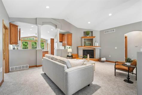 1253 Hillview Court NE Swisher IA 52338