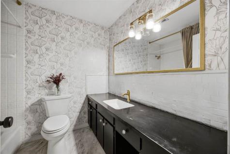 502 NE Crimson Drive Cedar Rapids IA 52402