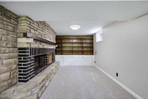 502 NE Crimson Drive Cedar Rapids IA 52402