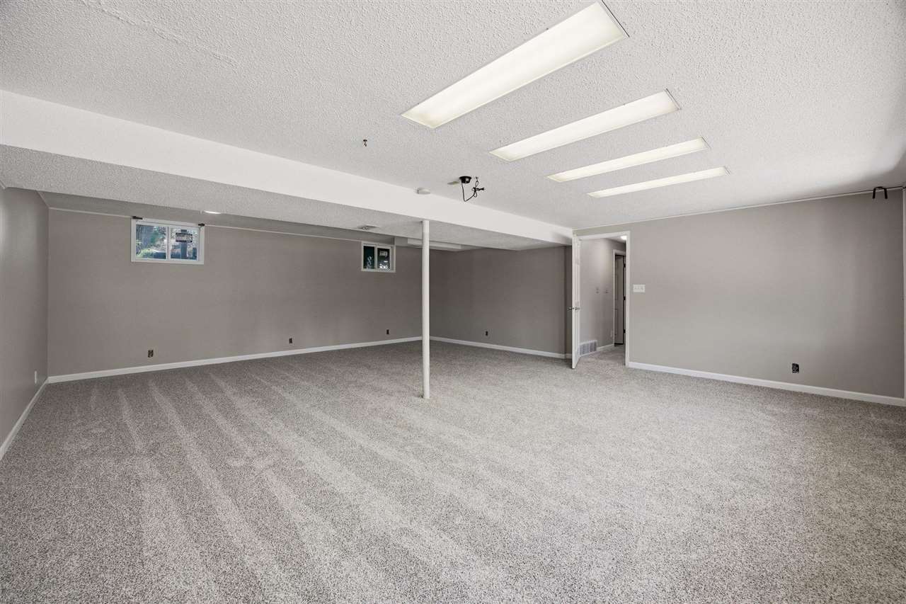 502 NE Crimson Drive Cedar Rapids IA 52402