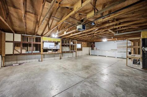 502 NE Crimson Drive Cedar Rapids IA 52402