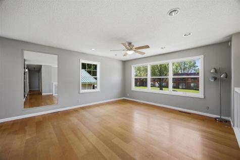 502 NE Crimson Drive Cedar Rapids IA 52402