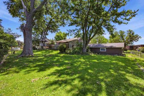 502 NE Crimson Drive Cedar Rapids IA 52402