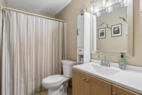 46 Regal Lane Iowa City IA 52240