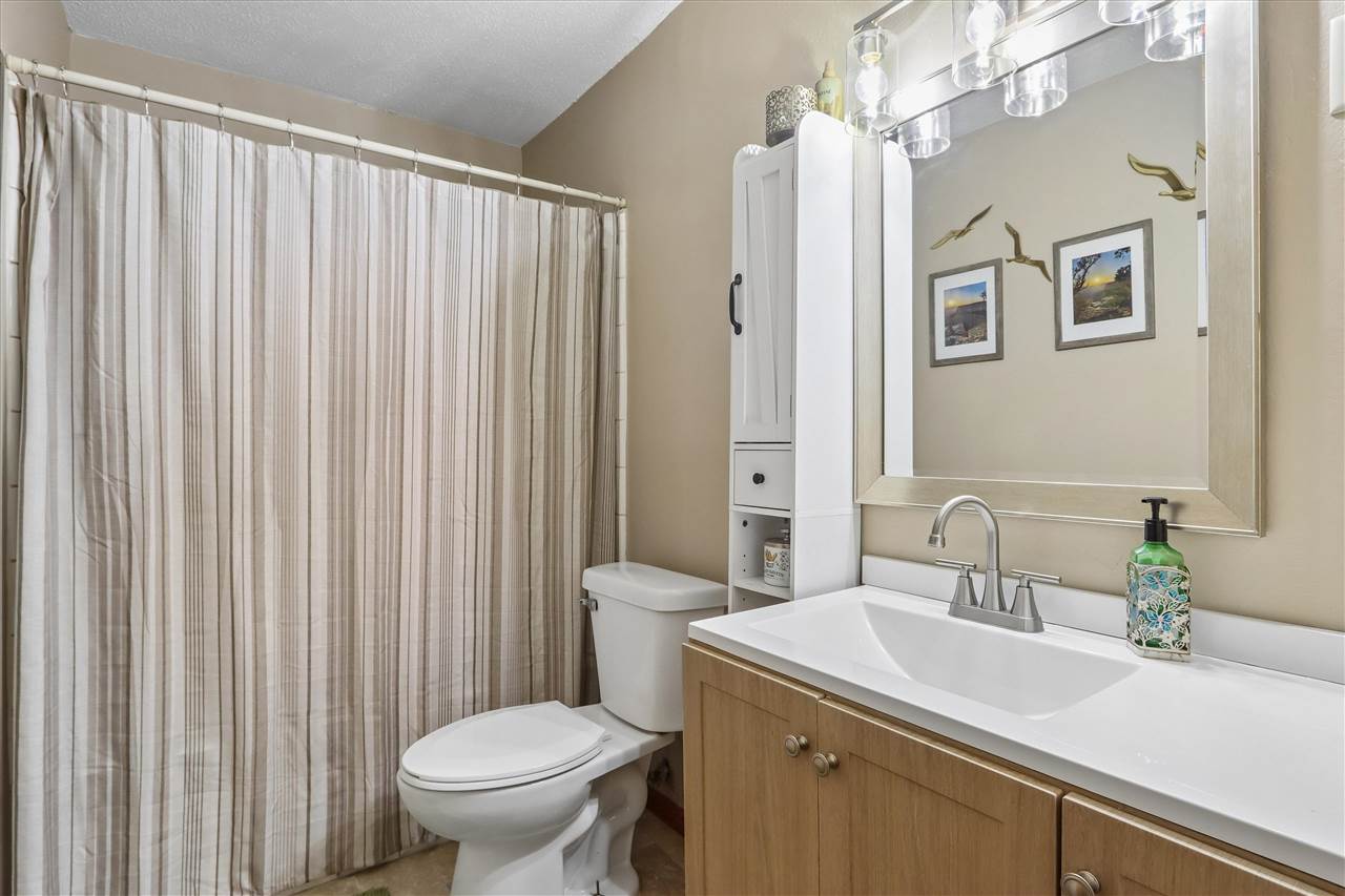 46 Regal Lane Iowa City IA 52240