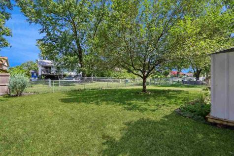 46 Regal Lane Iowa City IA 52240