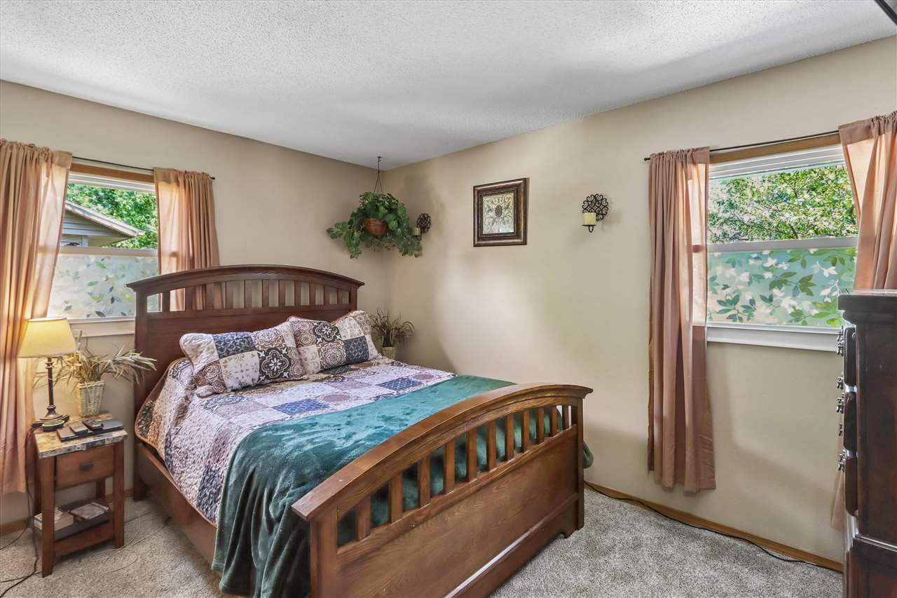 46 Regal Lane Iowa City IA 52240