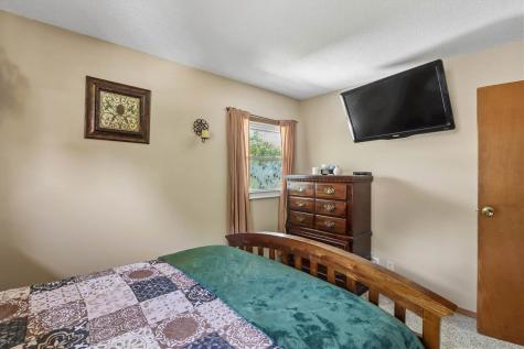 46 Regal Lane Iowa City IA 52240
