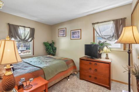 46 Regal Lane Iowa City IA 52240