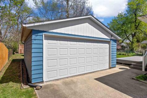 2406 Friendship Street Iowa City IA 52245
