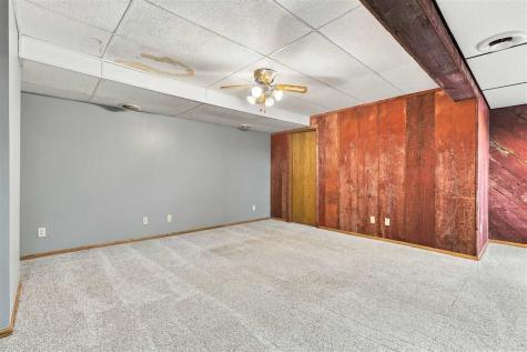 812 12th Street Kalona IA 52247