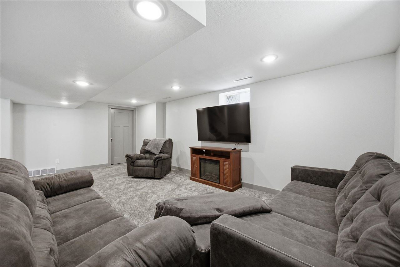 2739 Franklin Avenue NE Cedar Rapids IA 52402