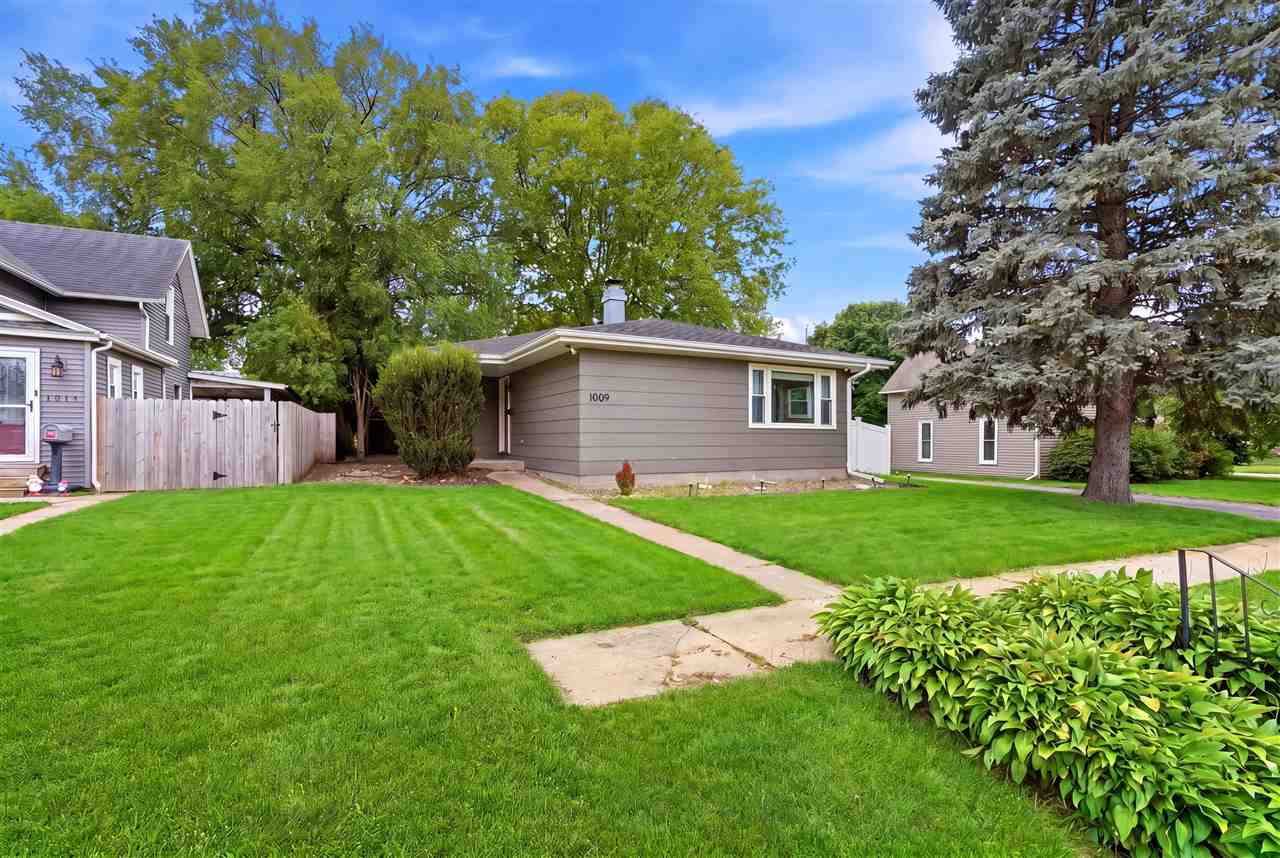 1009 E 2nd Street Washington IA 52353