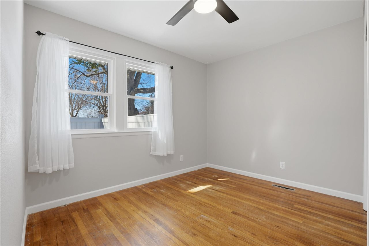 1009 E 2nd Street Washington IA 52353