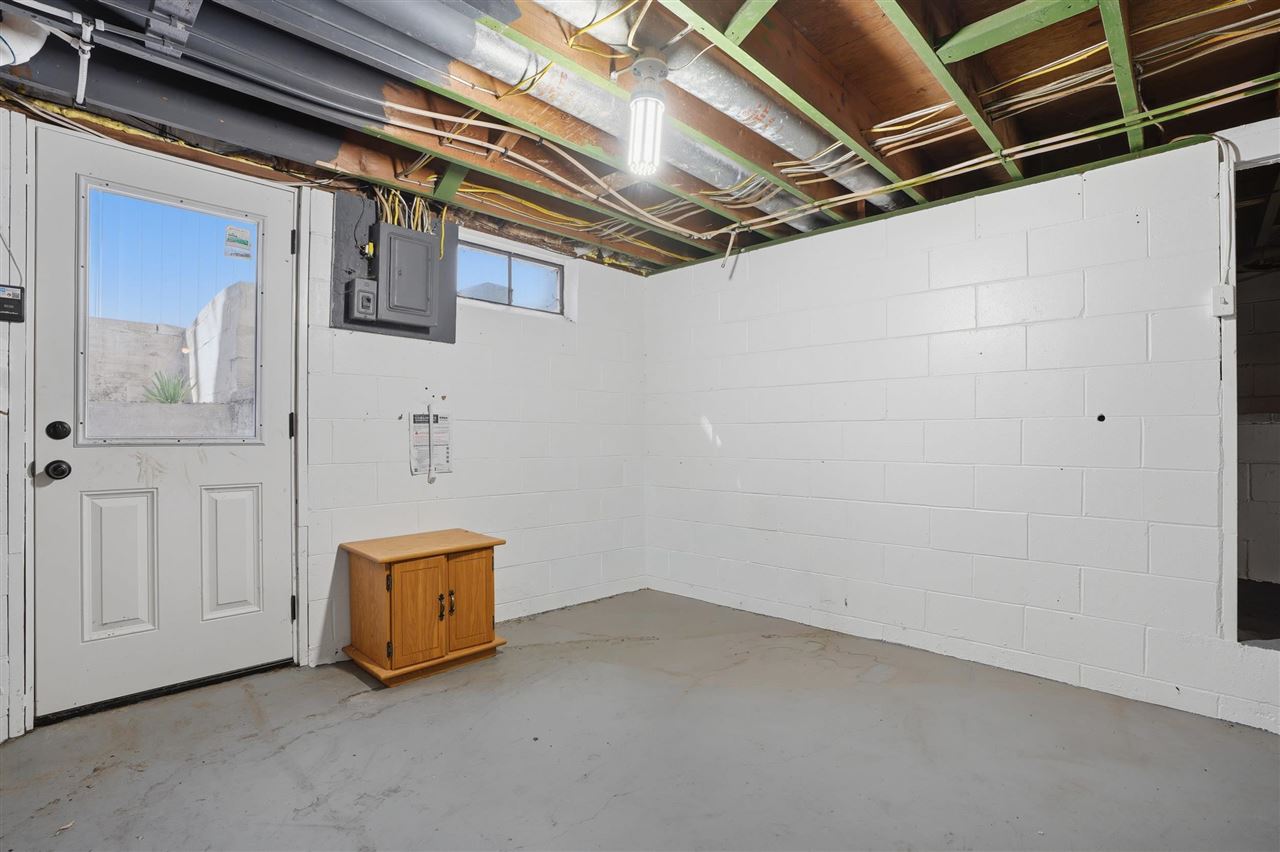 1009 E 2nd Street Washington IA 52353